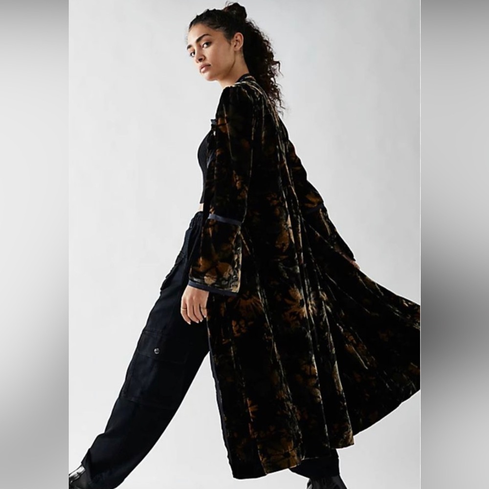 Free People Hazel Velvet duster kimono Coat - Picture 3 of 9